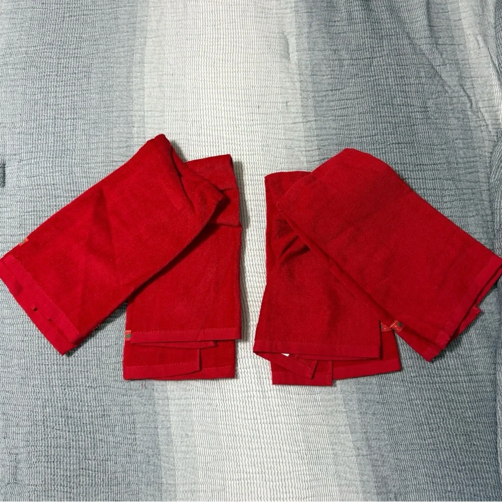 Feliz Navidad Hand Towels‎ Red Set of 4 Embroidered Bathroom or Kitchen NWT